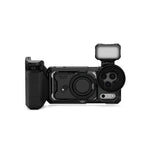 TILTA KHRONOS Street Snap Kit 展示完整套裝，包括保護殼、手柄、LED 燈與濾鏡。