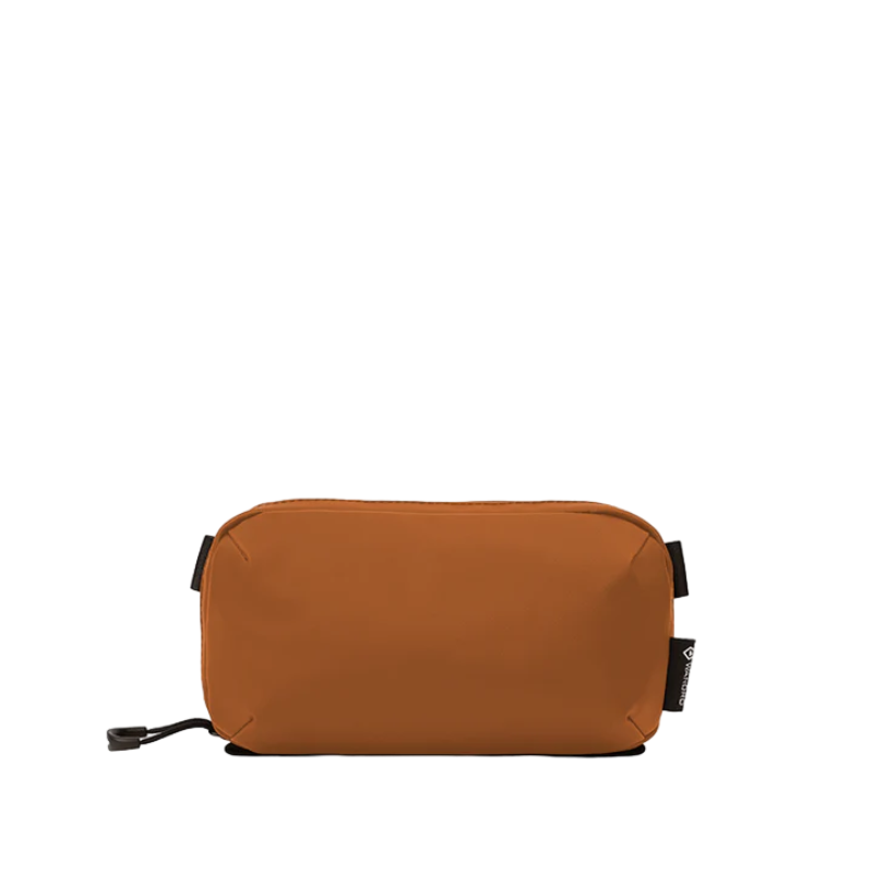 WANDRD Tech Bag 萬用收納包｜內部設有多個網狀口袋及防刮襯裡