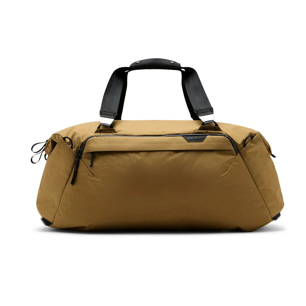 PEAK DESIGN Travel Duffel｜採用 600D 再生防水材料 製成，底部採用 900D 防水材質