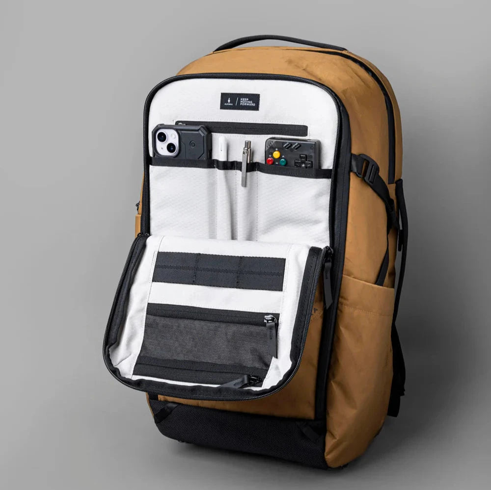 ALPAKA Elements Travel Backpack Mojave Edition - 35L 大容量設計，旅行必備