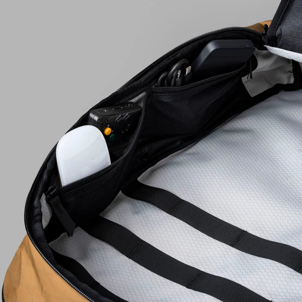 ALPAKA Elements Travel Backpack Mojave Edition - 商務通勤、戶外探險還是長途旅行