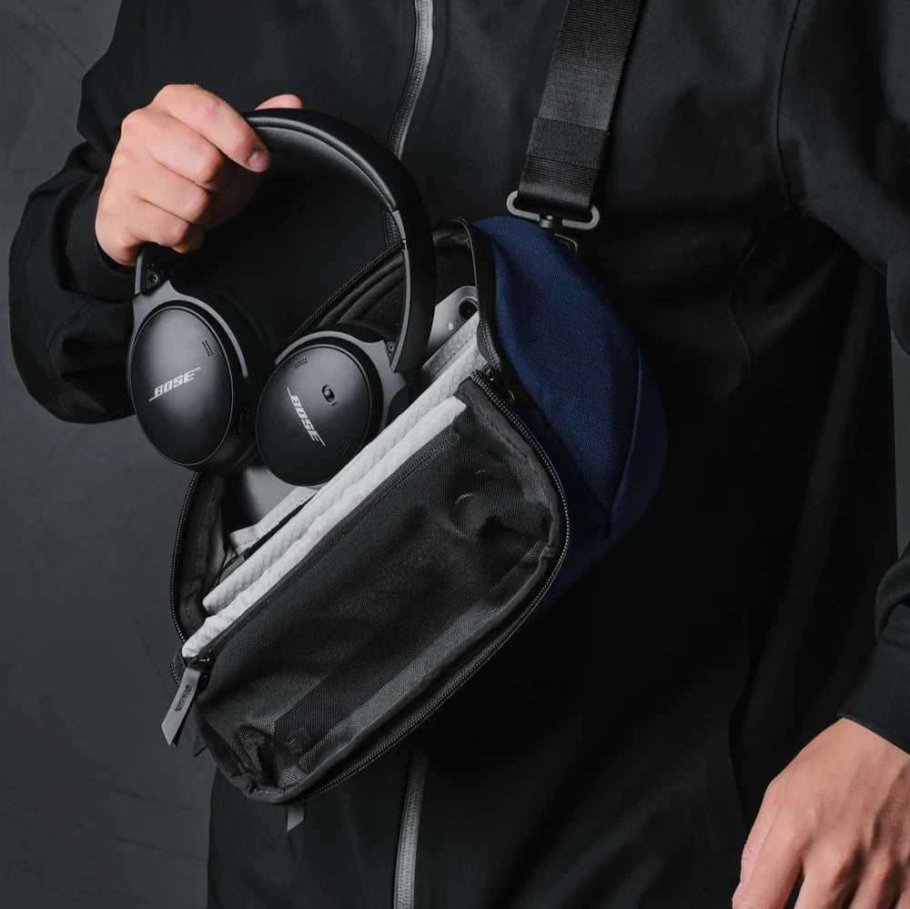 ALPAKA Vertex Pouch 側肩收納包｜適合日常通勤與旅行