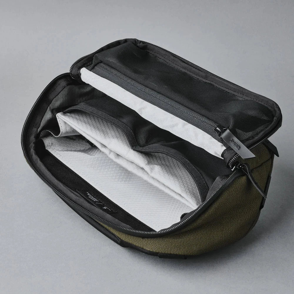 ALPAKA Vertex Pouch 側肩收納包｜容量 3.5L