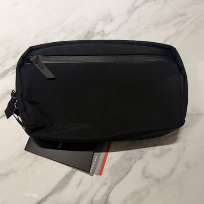 ALPAKA Toiletry Bag V2 洗漱化妝包 #1789 ( 陳列品/瑕疵品特價出售 )