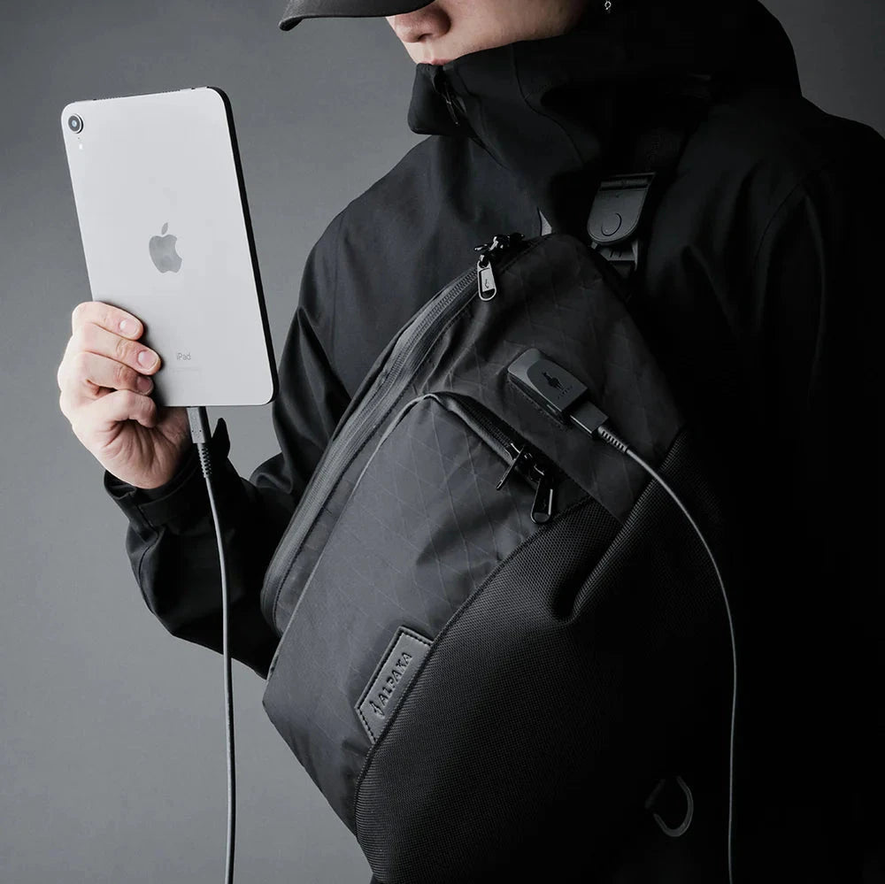 ALPAKA Bravo Sling Max V2 防水防盜側肩包 - 商務與日常兼具的百搭單肩包