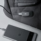 ALPAKA Bravo Sling Max V2 - USB 充電埠與 RFID 屏蔽設計，安全又實用