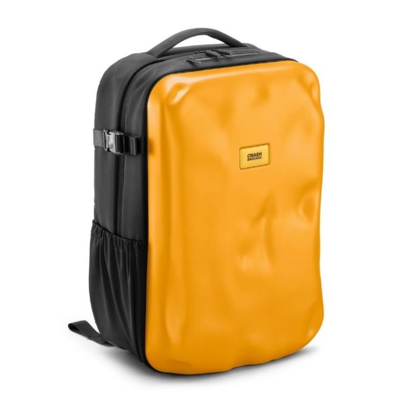CRASH BAGGAGE Iconic Backpack 背囊｜背包外殼採用硬殼防護設計，兼具時尚與實用性