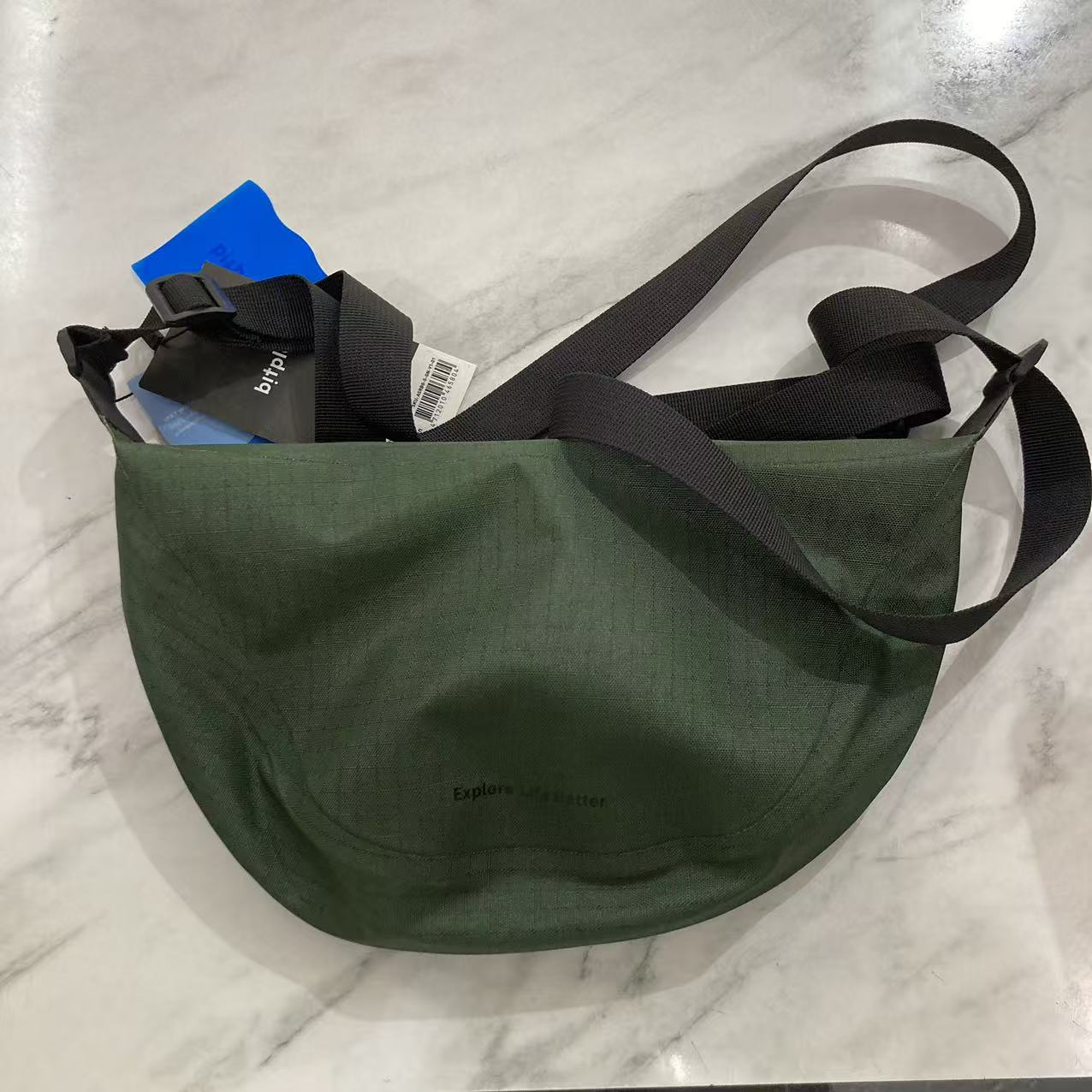 BITPLAY AquaSeal 全防水半月側背包 Shoulder Bag 2.5L  #1706 ( 陳列品/瑕疵品特價出售 )