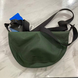 BITPLAY AquaSeal 全防水半月側背包 Shoulder Bag 2.5L  #1706 ( 陳列品/瑕疵品特價出售 )