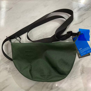 BITPLAY AquaSeal 全防水半月側背包 Shoulder Bag 2.5L  #1706 ( 陳列品/瑕疵品特價出售 )