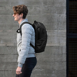 PEAK DESIGN Everyday Backpack Zip V2｜袋身採用 270 度全開拉鍊設計，方便從頂部或側面快速取用物品