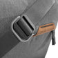 PEAK DESIGN Everyday Sling｜內部設 FlexFold 分隔板，外部配備 Cord Hook™ 外掛繩
