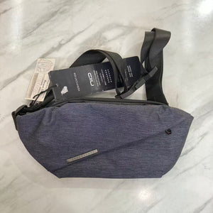 NIID Urbanature R0 時尚多功能胸包 #1699 ( 陳列品/瑕疵品特價出售 )