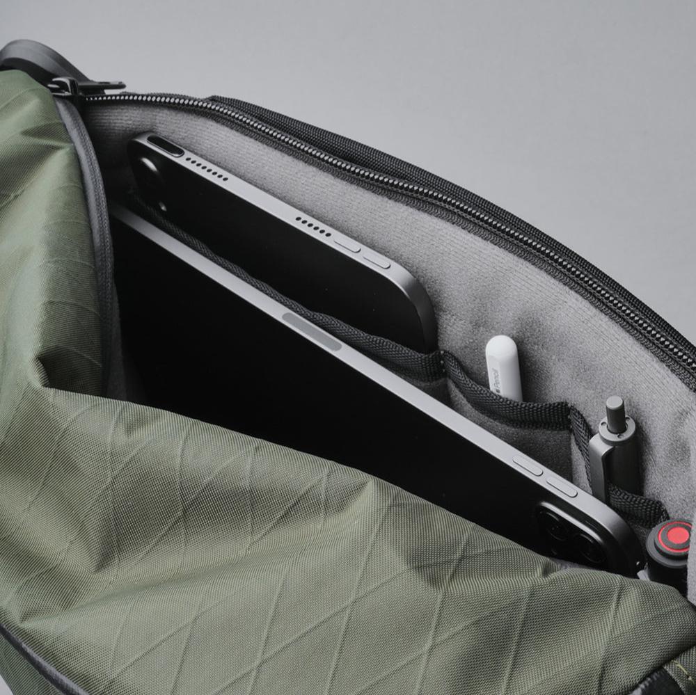 ALPAKA Bravo Sling Max V2 - USB 充電埠與 RFID 屏蔽設計，安全又實用