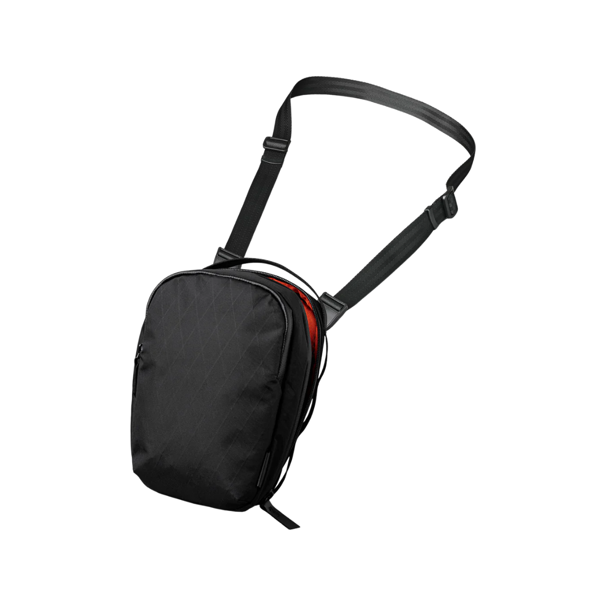 ALPAKA Metro Sling V2，輕量防水斜挎包，適合城市通勤與旅行使用