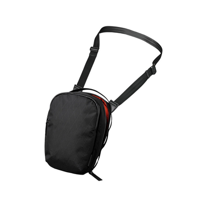 ALPAKA Metro Sling V2，輕量防水斜挎包，適合城市通勤與旅行使用