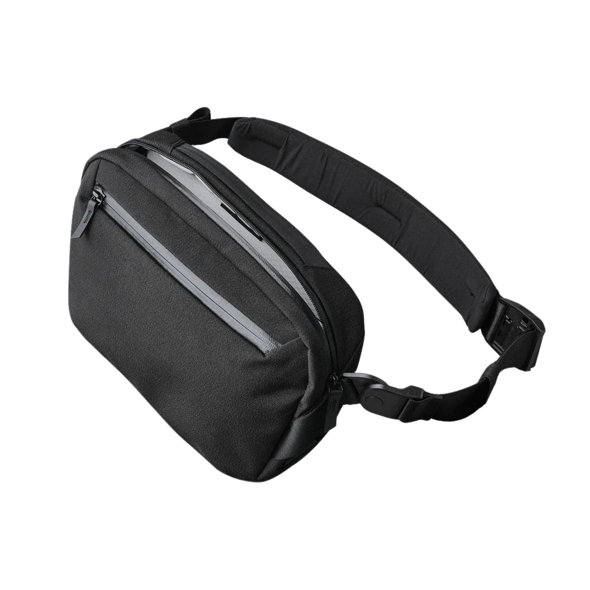 ALPAKA Go Sling 側肩包 600D｜採用 Axoflux® 600D 再生纖維與 1680D 防彈尼龍底部，提供優秀的防水與耐磨性能