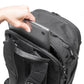 PEAK DESIGN Travel Backpack｜具備人體工學肩帶與透氣背墊，提供舒適與穩定性
