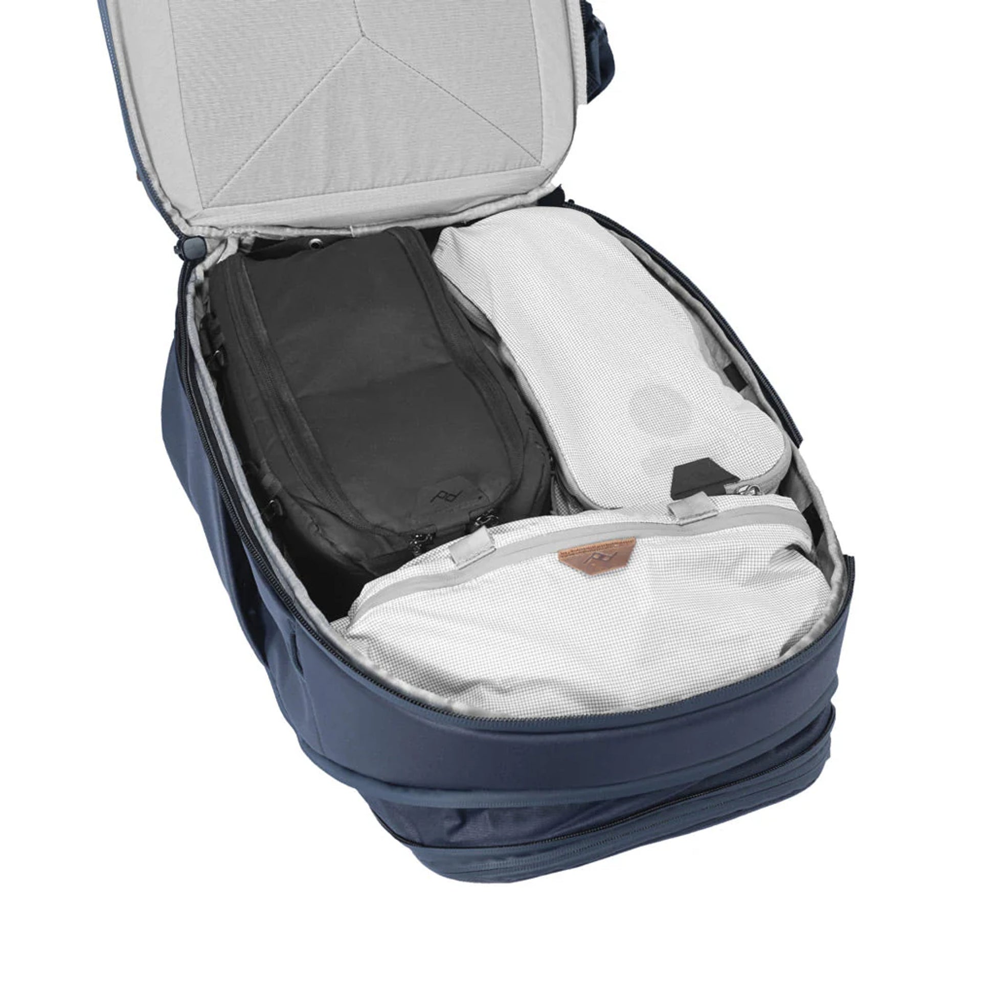 PEAK DESIGN Travel Backpack｜符合國際登機尺寸要求