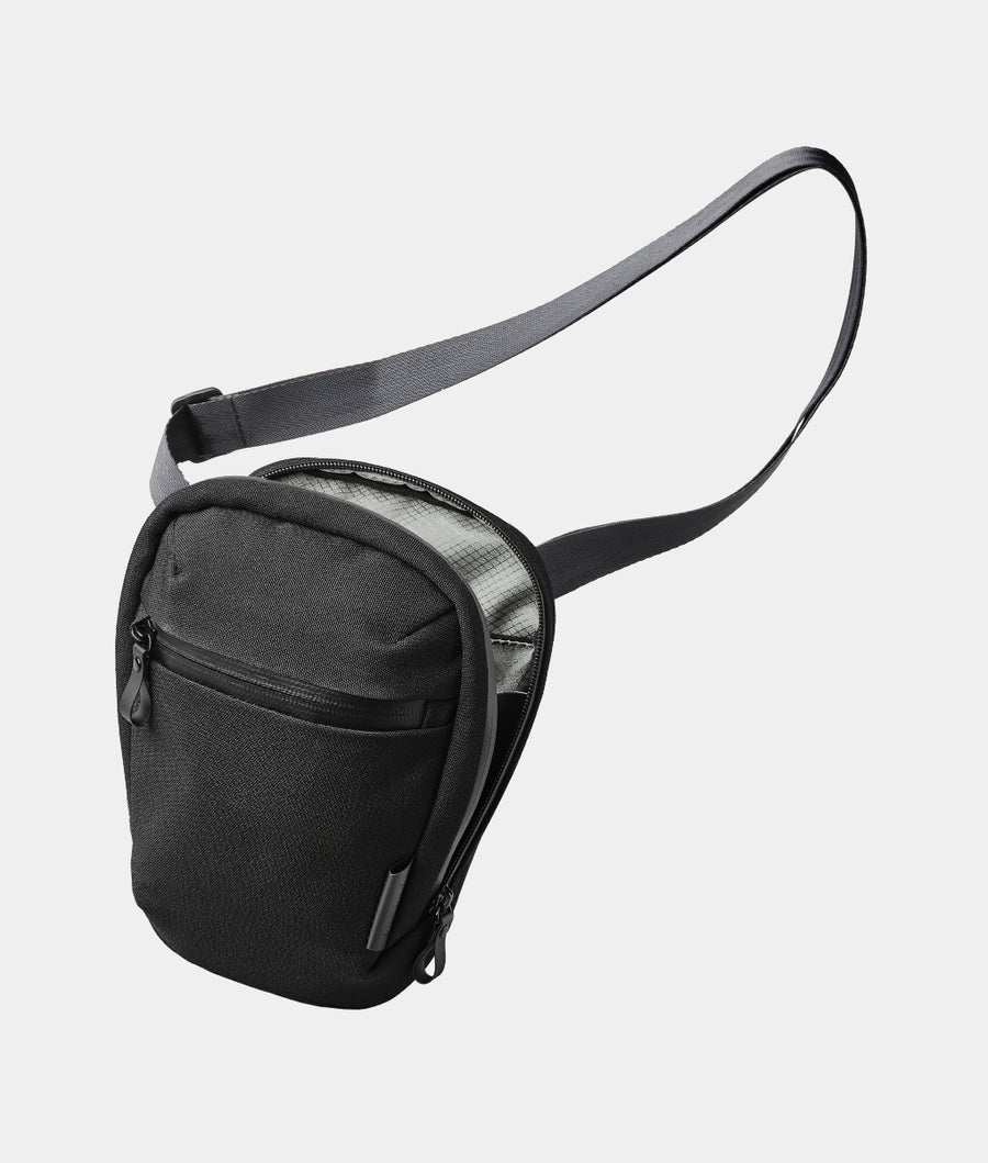 ALPAKA Vertical Sling 迷你側肩包 600D｜採用環保材質製成，耐用且防潑水