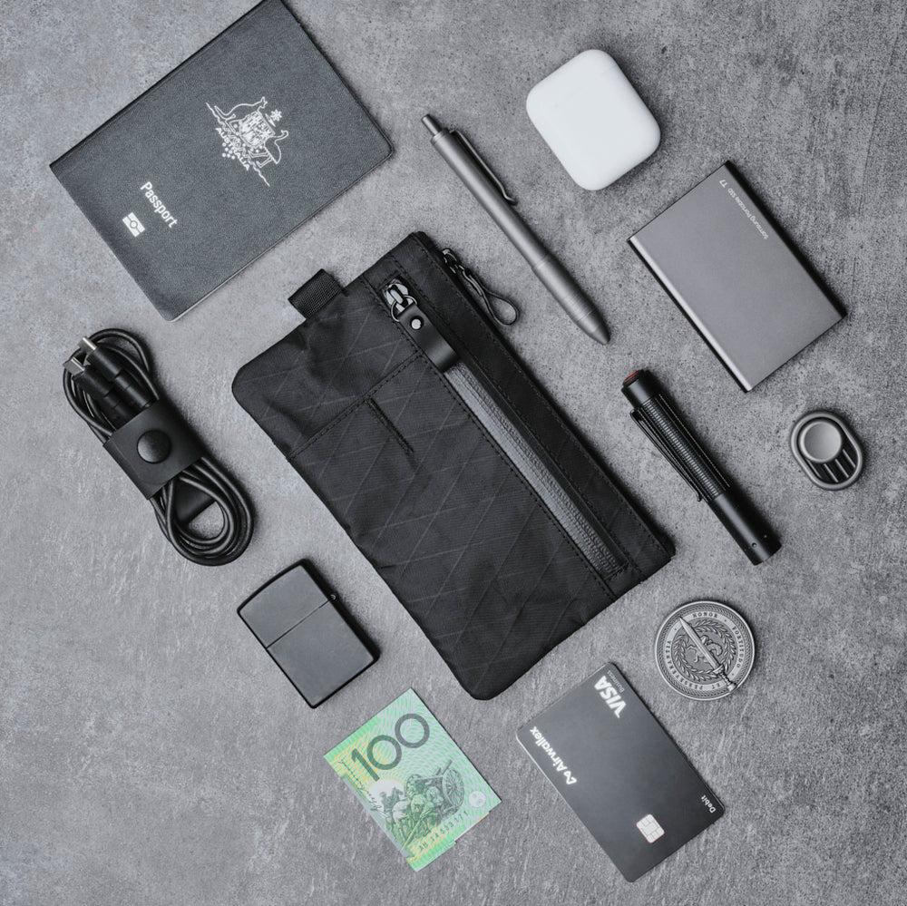ALPAKA Zip Clutch｜ 可放護照，貼身輕便手拿包