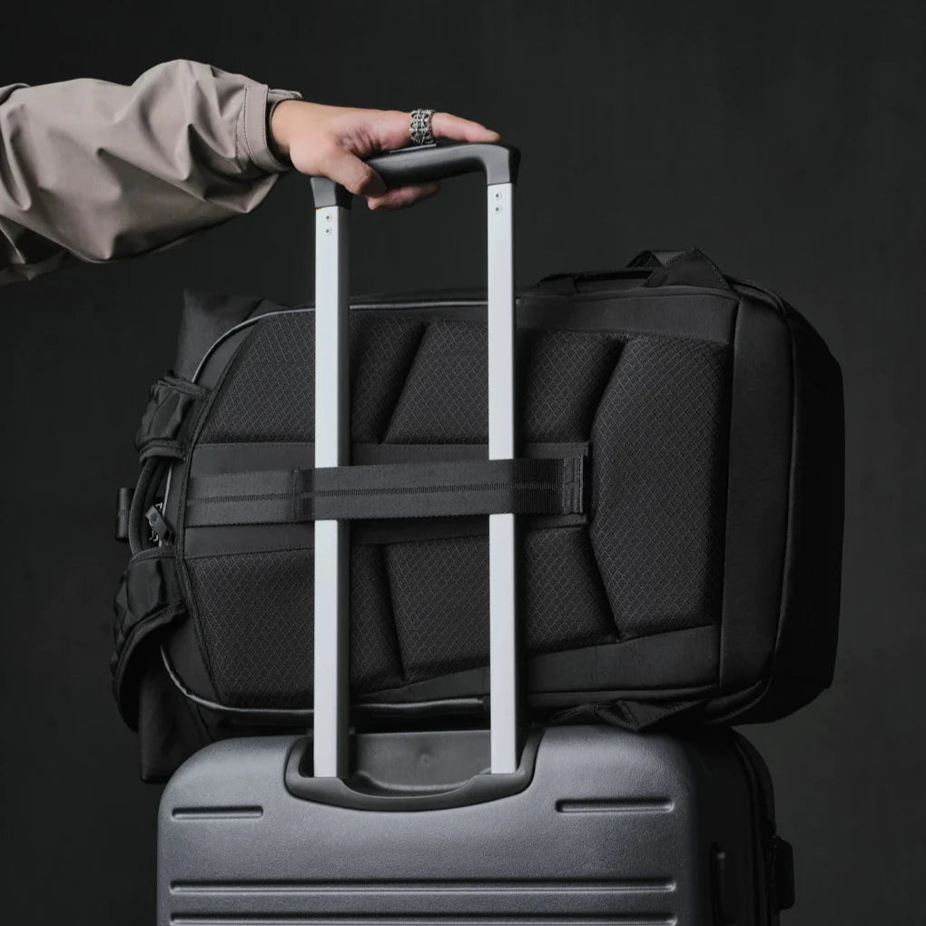 ALPAKA Shift Pack V2｜卷頂設計與舒適背負系統，適合通勤、旅行及日常使用
