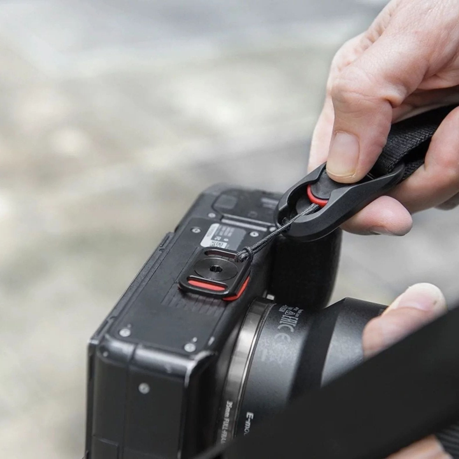 Peak Design Anchor Mount｜極簡相機掛帶固定方案